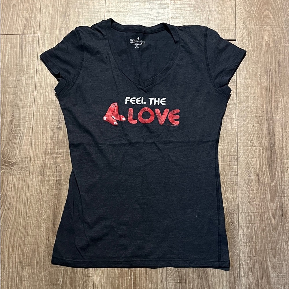 Women's Navy Heather Red Sox V-Neck Tee with  'Feel The Love' Graphic Size XL